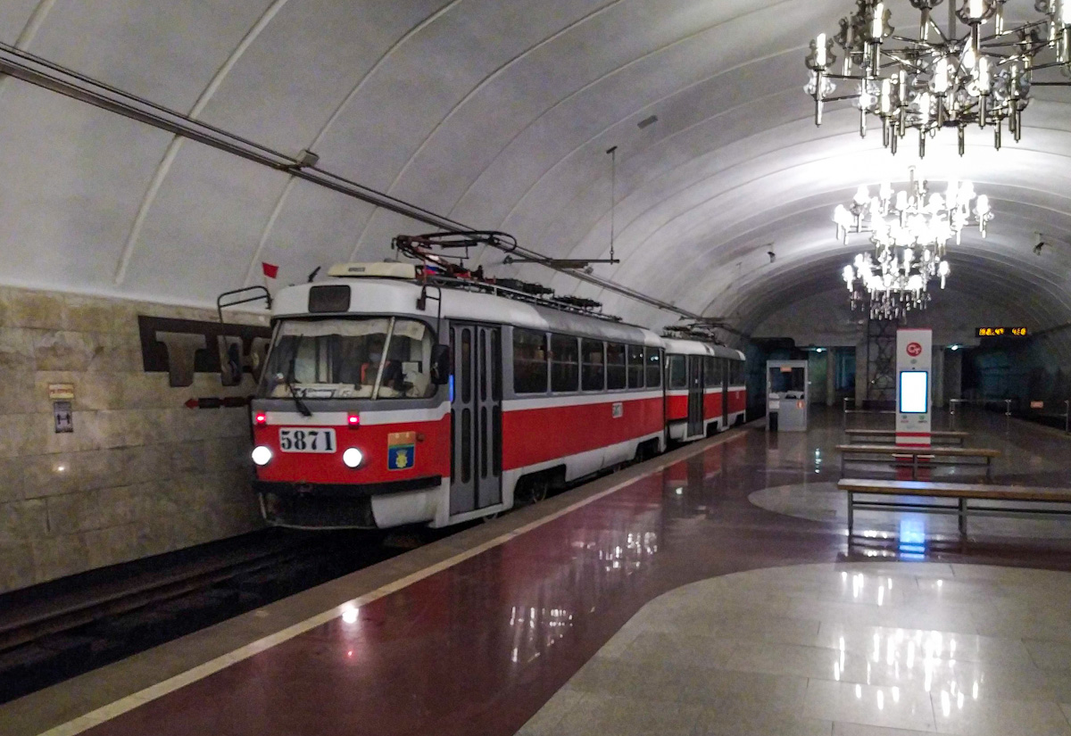 Трамвай метрополитен. Трамвай-метро метротрам Волгоград. Подземный скоростной трамвай Волгоград. Волгоградский скоростной трамвай метротрам. Татра т3 Волгоград метротрам.