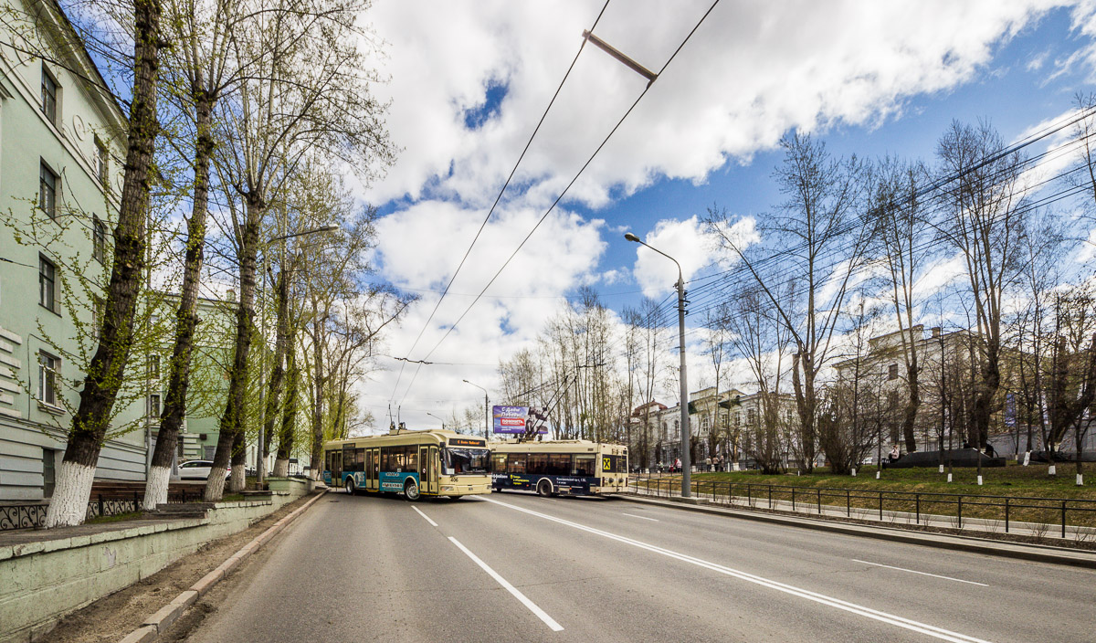 Томск, БКМ 321 № 406; Томск — Троллейбусы в качестве перекрытий дорог