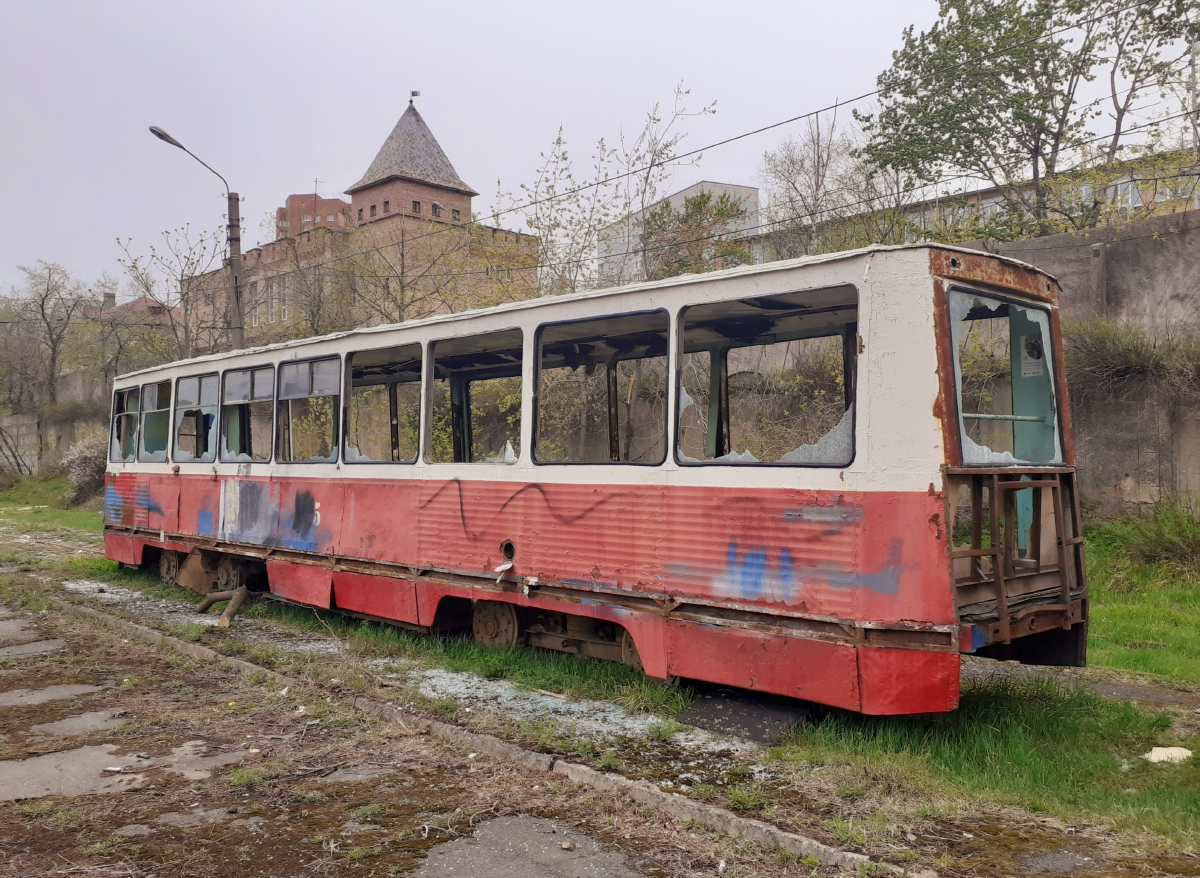 Владивосток, 71-605 (КТМ-5М3) № 295; Владивосток — Трамвайное кладбище