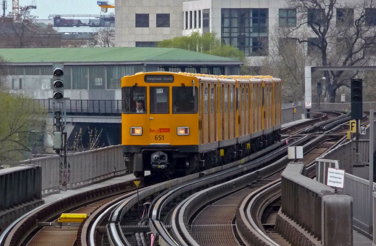 Berlin, BVG A3L82 № 651