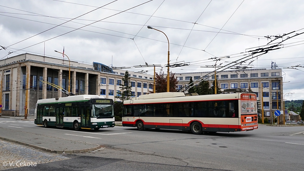 Йиглава, Škoda 24Tr Irisbus Citybus № 502; Йиглава, Škoda 26Tr Solaris III № 71