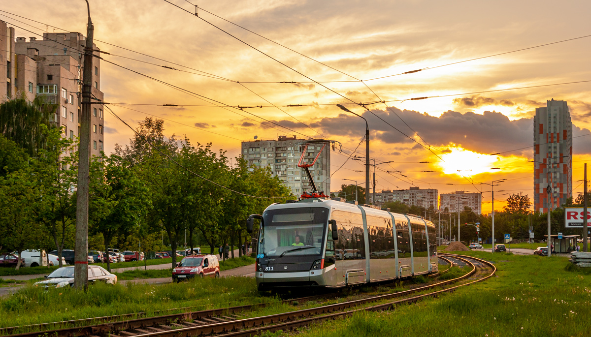 Kijów, Electron T5B64 Nr 811