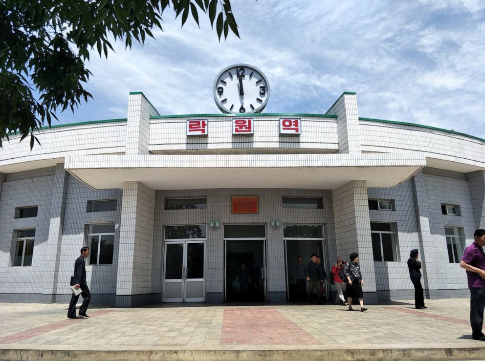 Пхеньян — линия 2 — станция Нагвон (Рай)