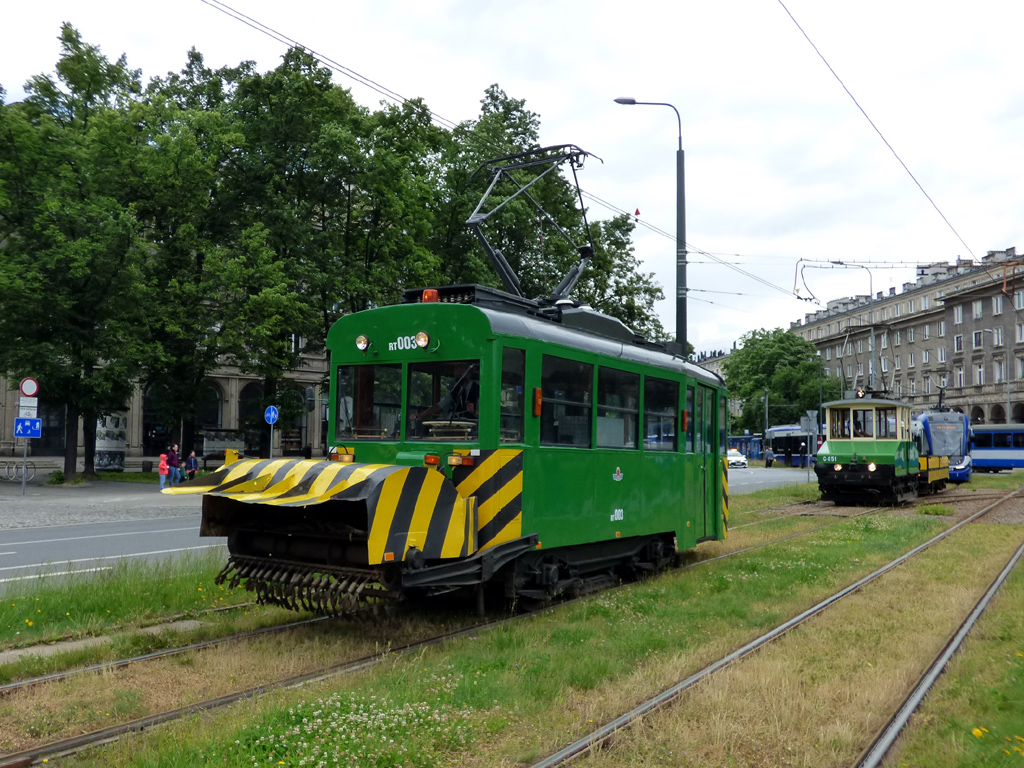 Krakov, Konstal N č. RT003; Krakov — Parade of historic "N" type trams