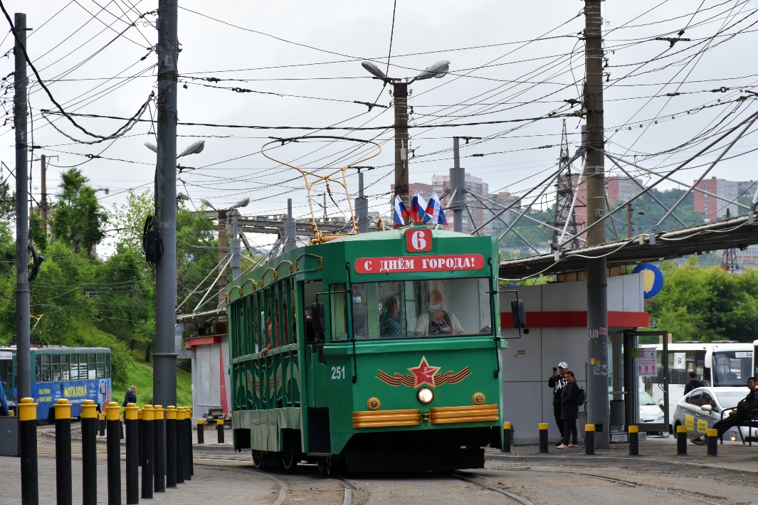 Владивосток, РВЗ-6М2 № 251; Владивосток — Ретро-вагон; Владивосток — Тематические трамваи
