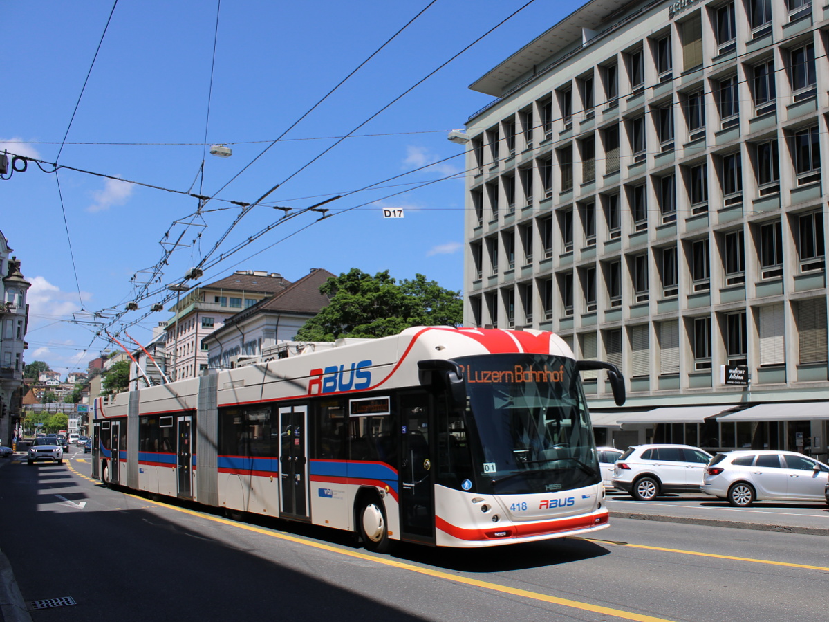 Lucerne, Hess lighTram 25 DC N°. 418