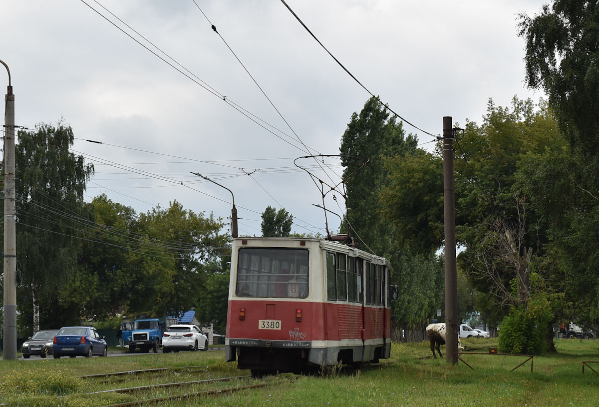 Нижний Новгород, 71-605 (КТМ-5М3) № 3380; Транспорт и животные