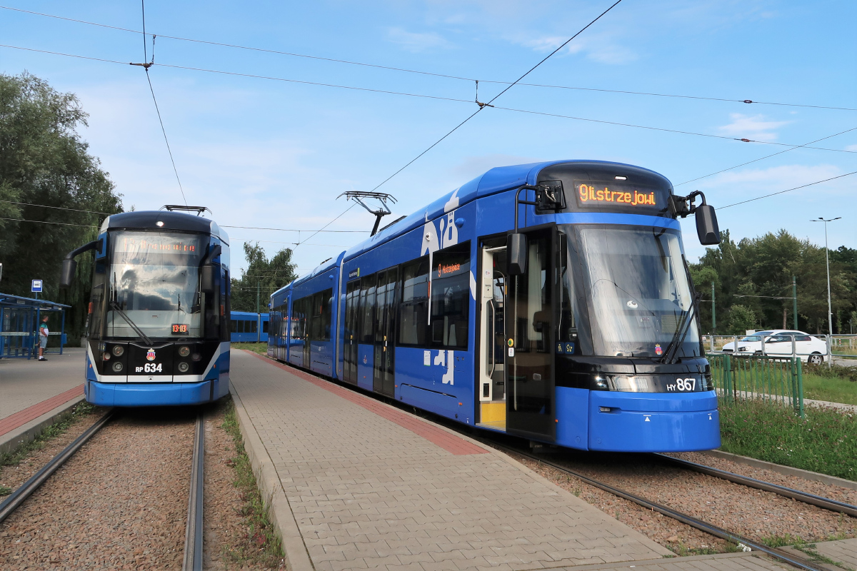 Краков, Stadler Tango NF2 № HY867; Краков, Bombardier NGT6/2 № RP634