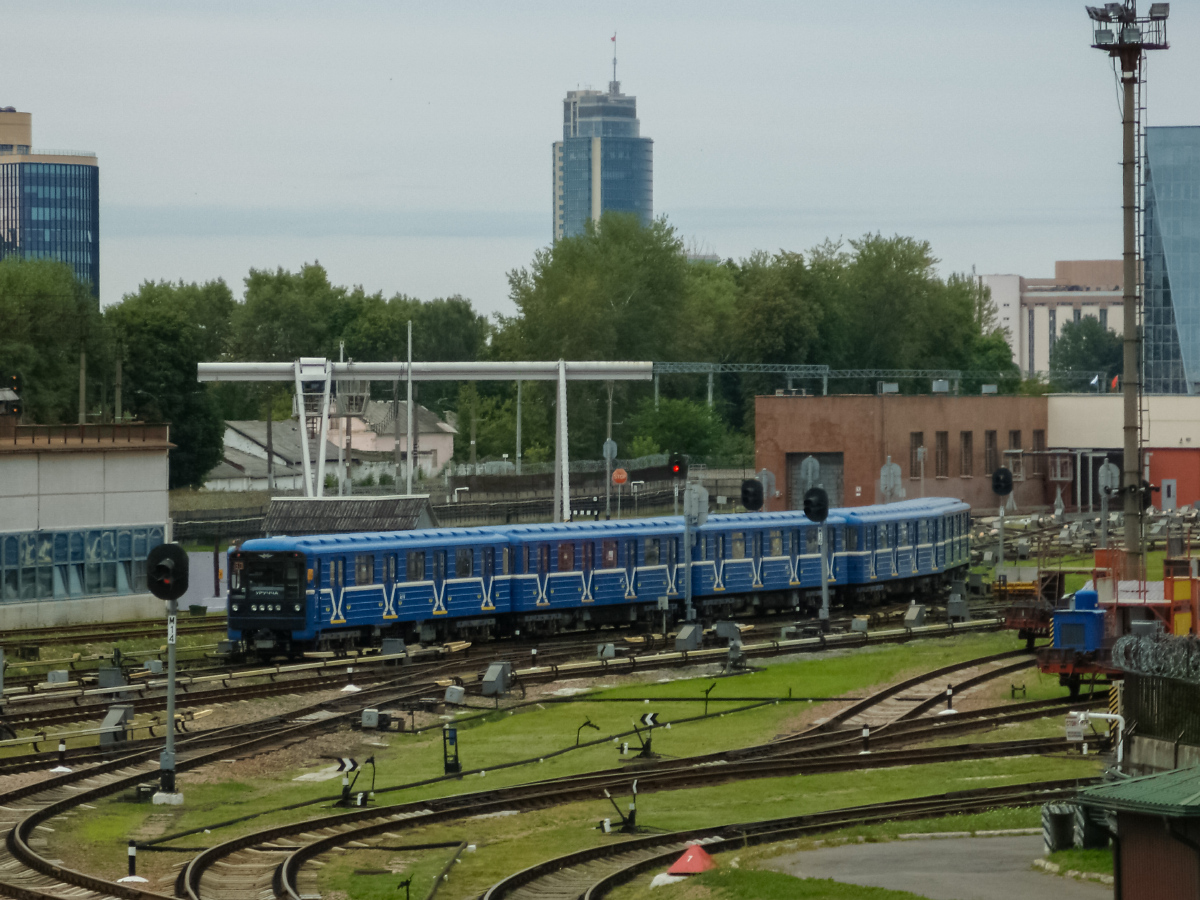 Minsk, 81-717.5М (MVM) č. 2777; Minsk, 81-714.5М (MVM) č. 1746; Minsk, 81-714.5М (MVM) č. 1747; Minsk, 81-714.5М (MVM) č. 1748; Minsk, 81-717.5М (MVM) č. 2778; Minsk — Metro — Vehicles