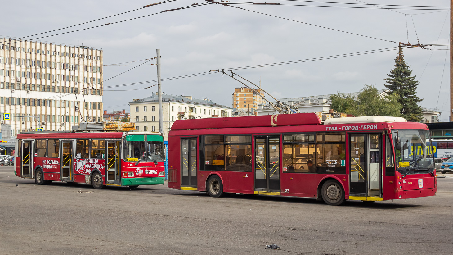 Тула, Тролза-5265.00 «Мегаполис» № 82; Тула, ЛиАЗ-5280 № 119