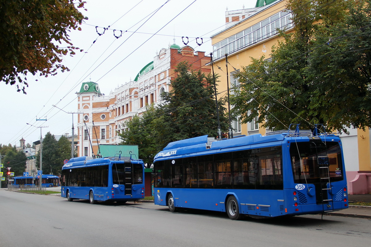 Йошкар-Ола, БКМ 321 № 358; Йошкар-Ола, БКМ 321 № 353; Йошкар-Ола — Официальная презентация новых троллейбусов БКМ-321 Главе Республики Марий Эл и передача ключей от них