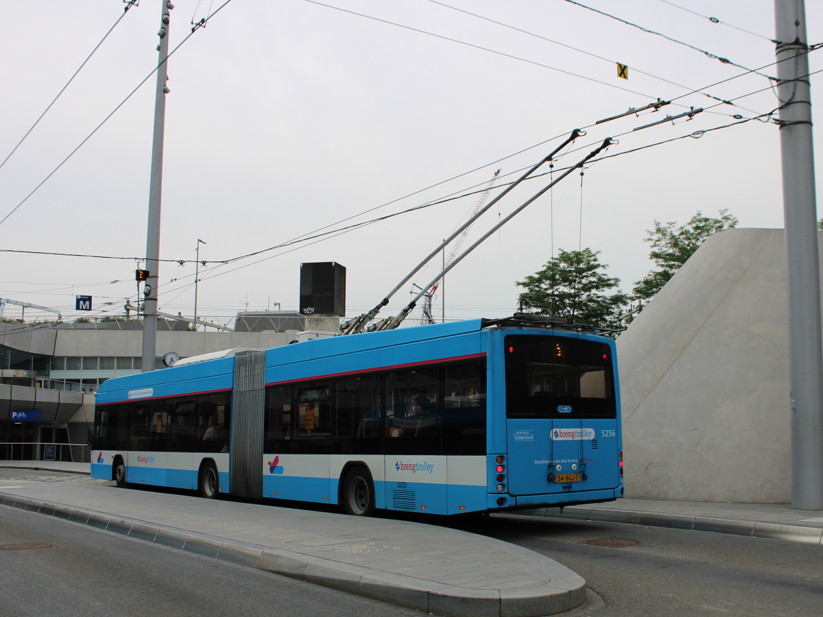 Arnhem, Hess SwissTrolley 4 (BGT-N1D) č. 5256