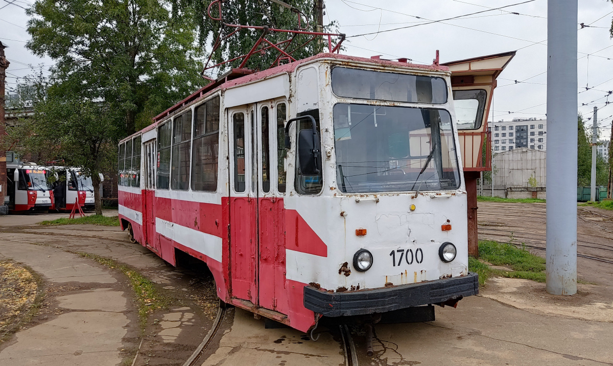 Санкт Петербург, ЛМ-68М № 1700