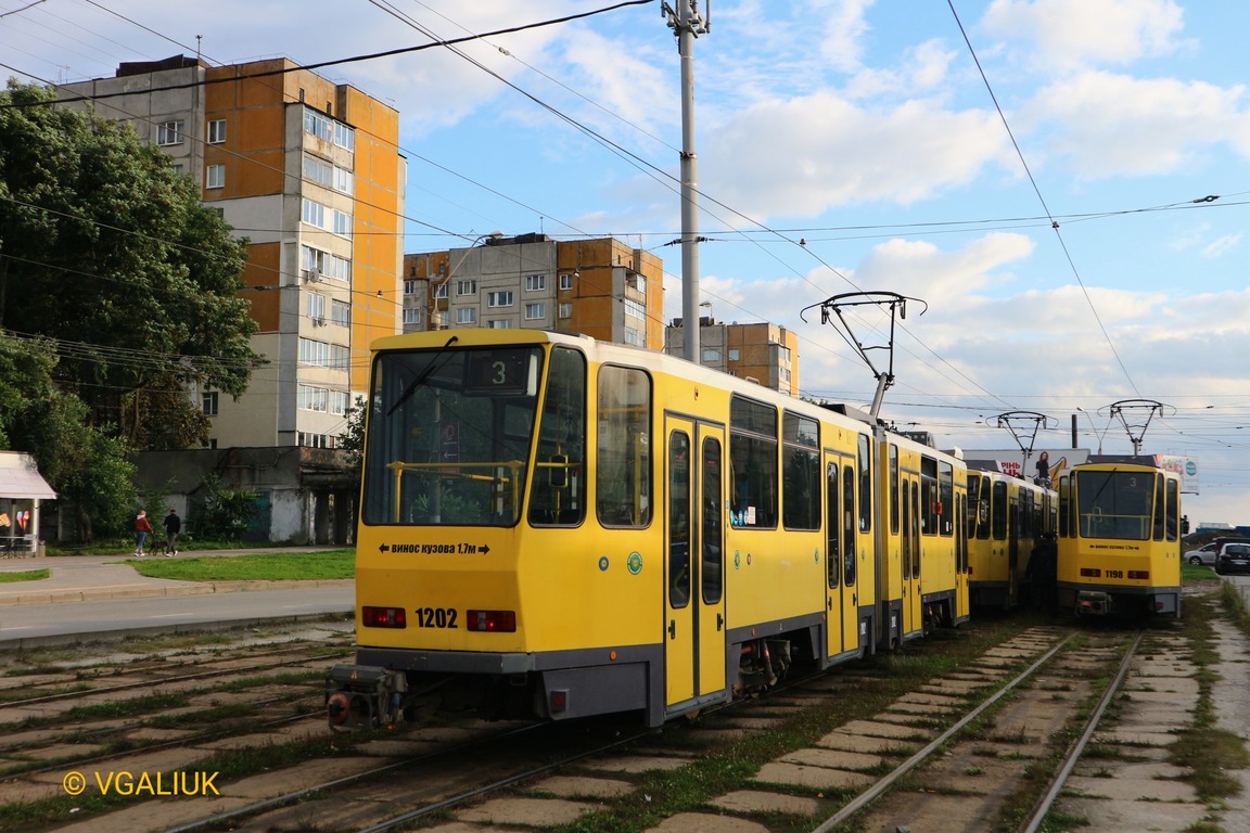 Львов, Tatra KT4DM № 1202