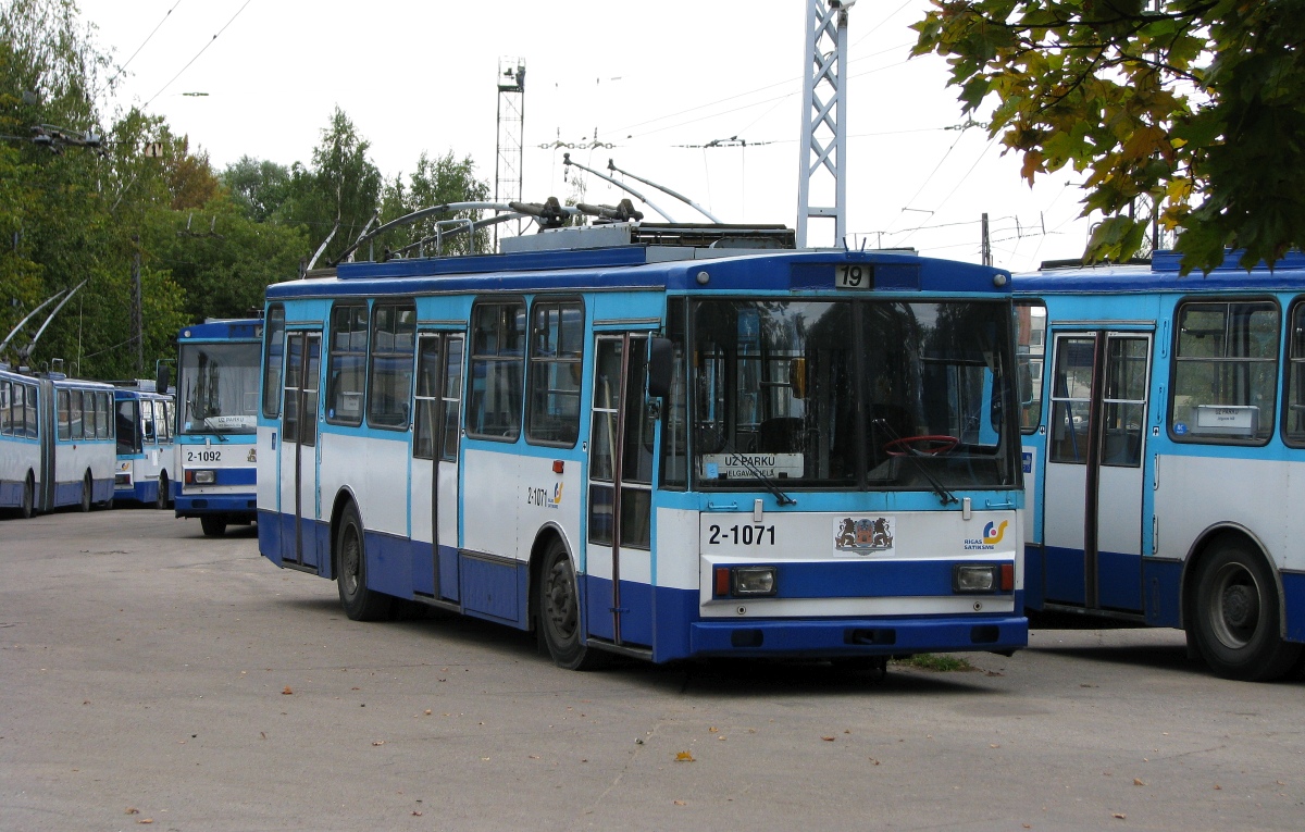 Рига, Škoda 14Tr02/6 № 2-1071
