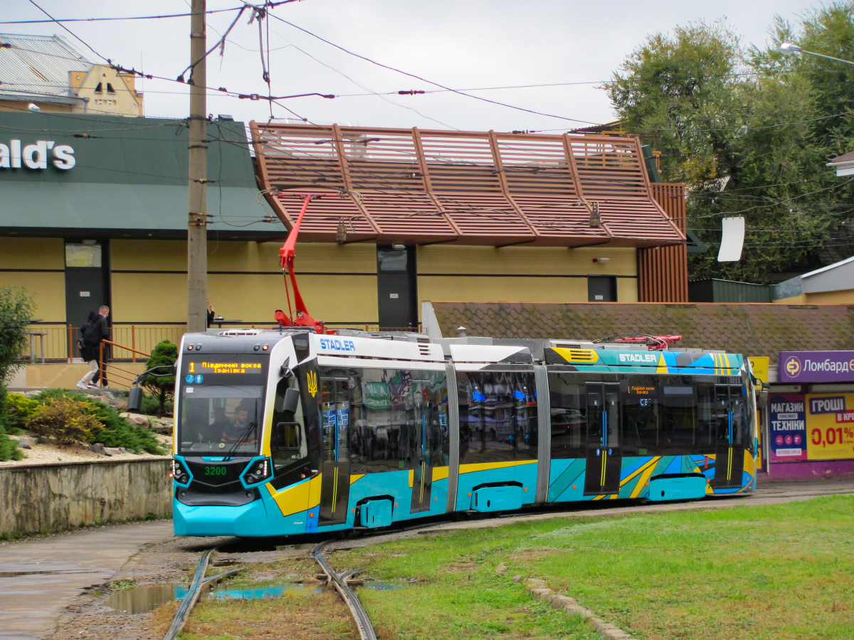 Харьков, Stadler B85300М «Метелица» № 3200