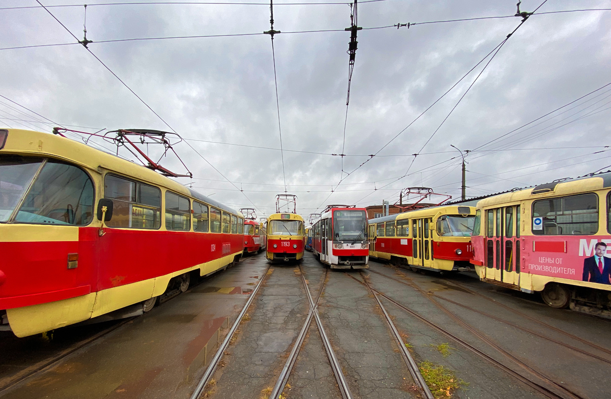 Ižkar, Tatra T3SU # 1193; Ižkar, Tatra T3RF # 1002; Ižkar — Tramway deport # 1