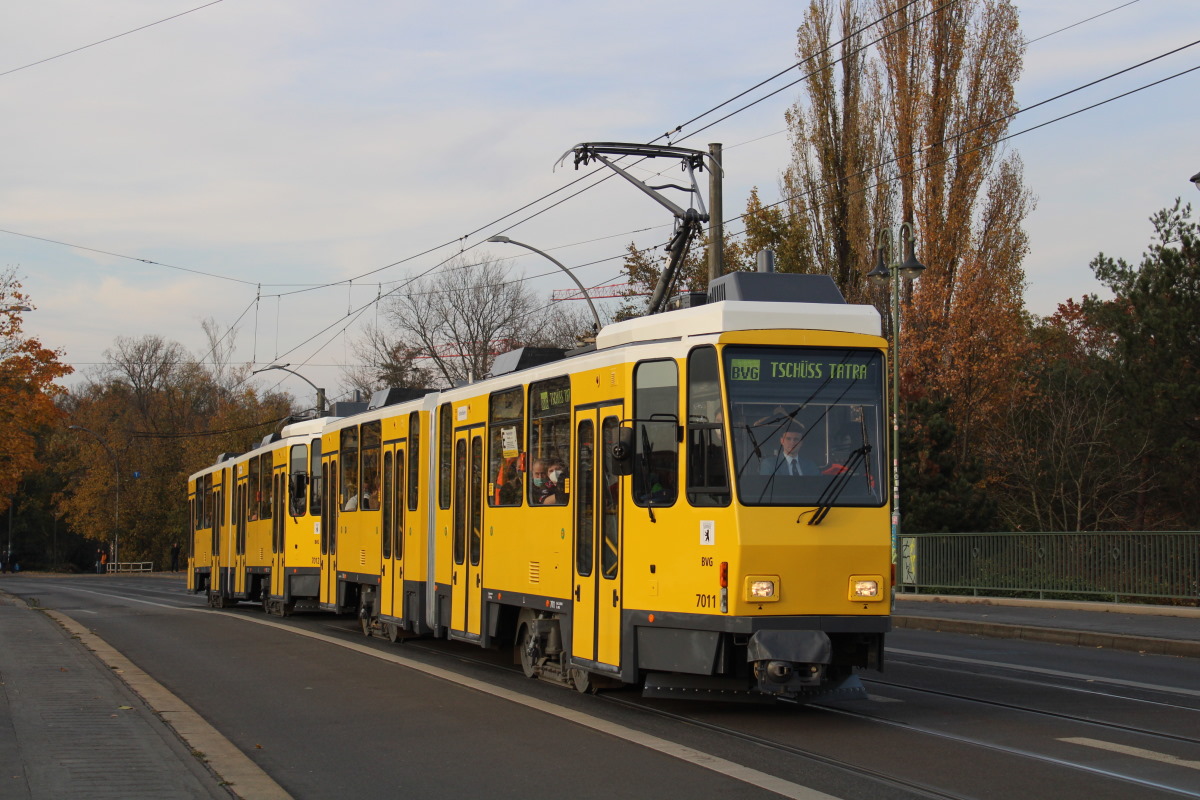 Берлин, Tatra KT4DtM № 7011; Берлин — Открытие линии Adlershof-Schöneweide, официальное прощание с Татрами