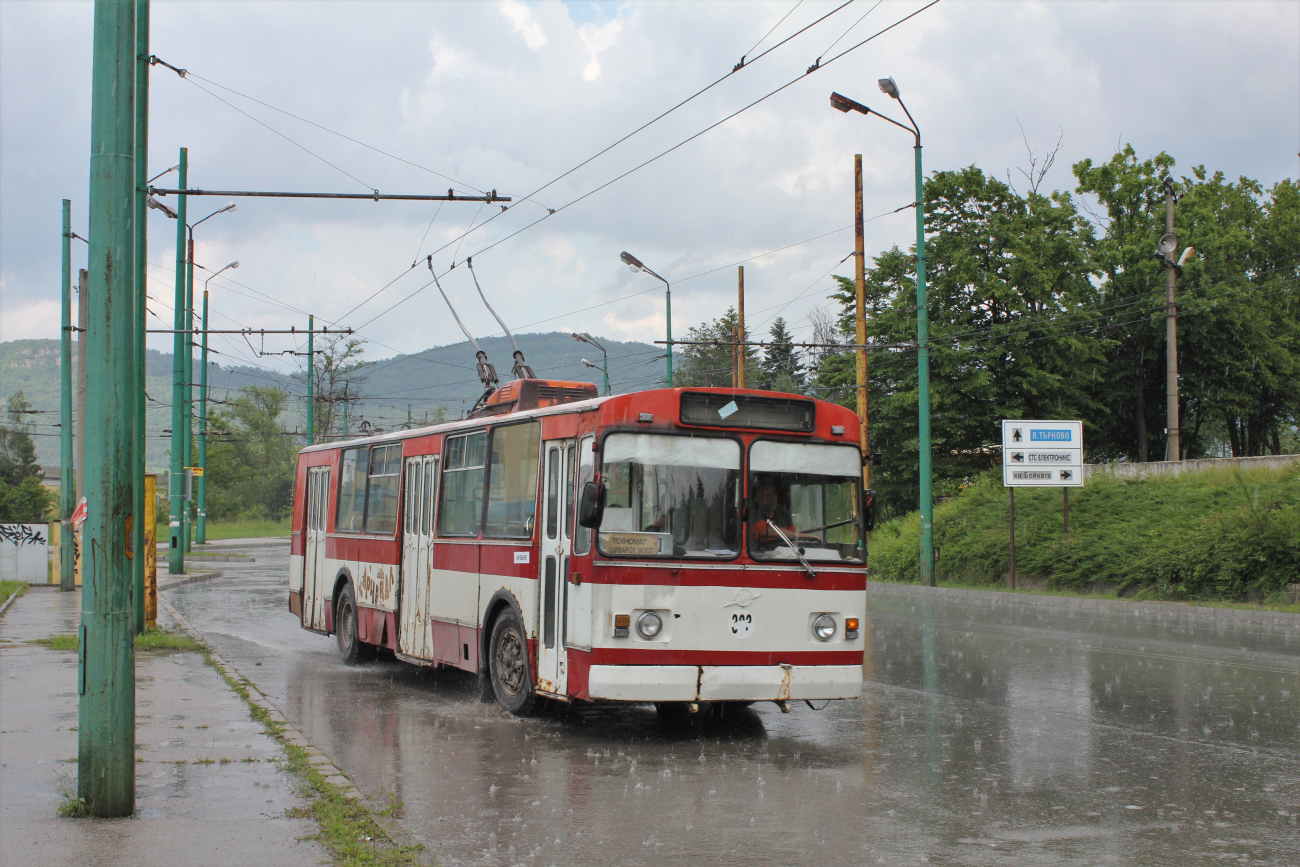 Габрово, ЗиУ-682В1УБ № 323