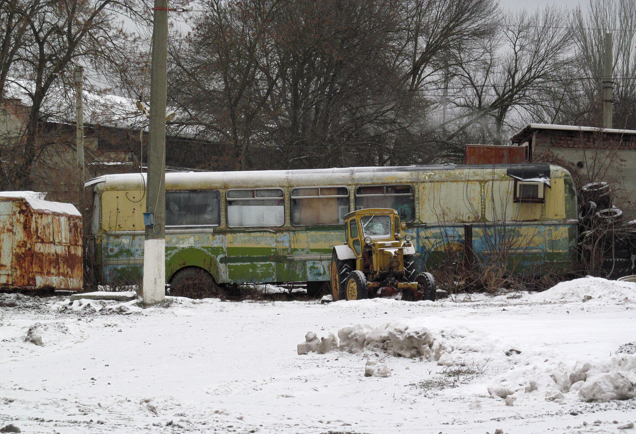 Казань, ЗиУ-5 № 275; Ростов-на-Дону — Троллейбусы без номеров