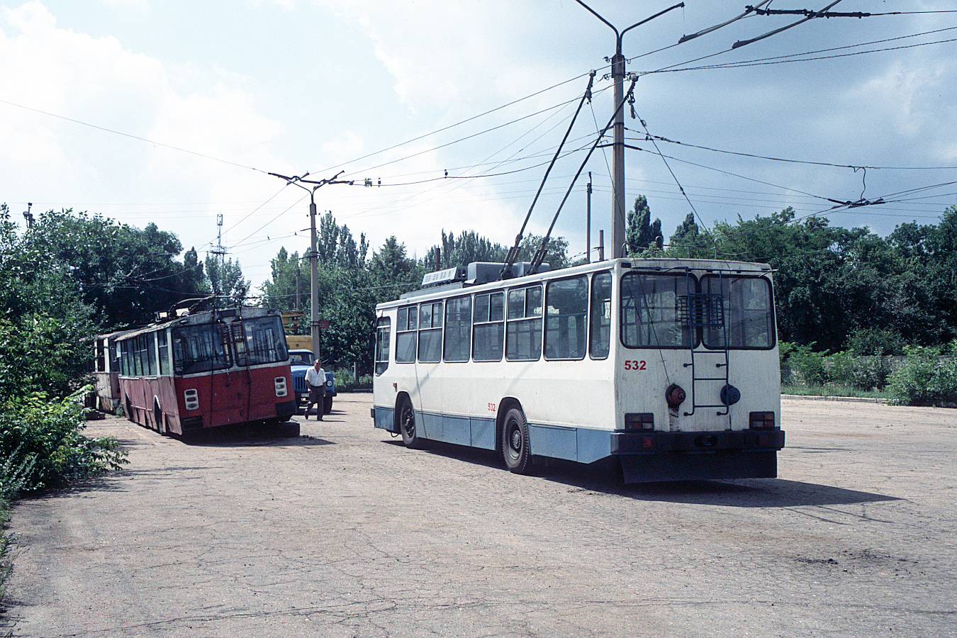 Углегорск, ЗиУ-682В № У04; Углегорск, ЮМЗ Т2 № 532