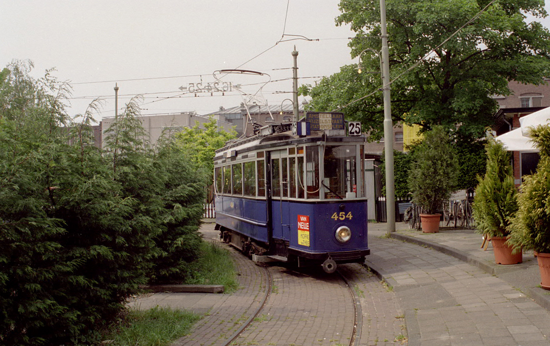 Amsterdam, Beijnes 2-axle motor car Nr 454