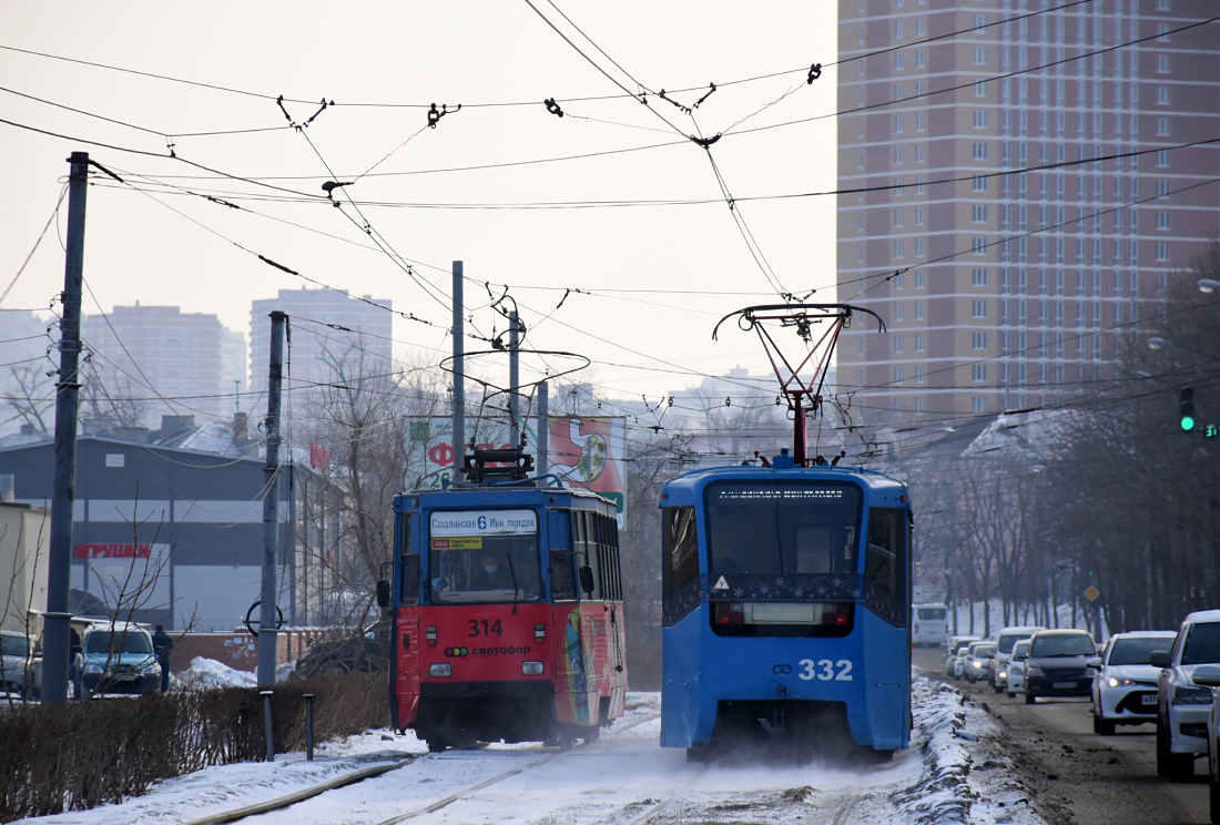 Владивосток, 71-605А № 314; Владивосток, 71-619КС № 332; Владивосток — Тематические трамваи