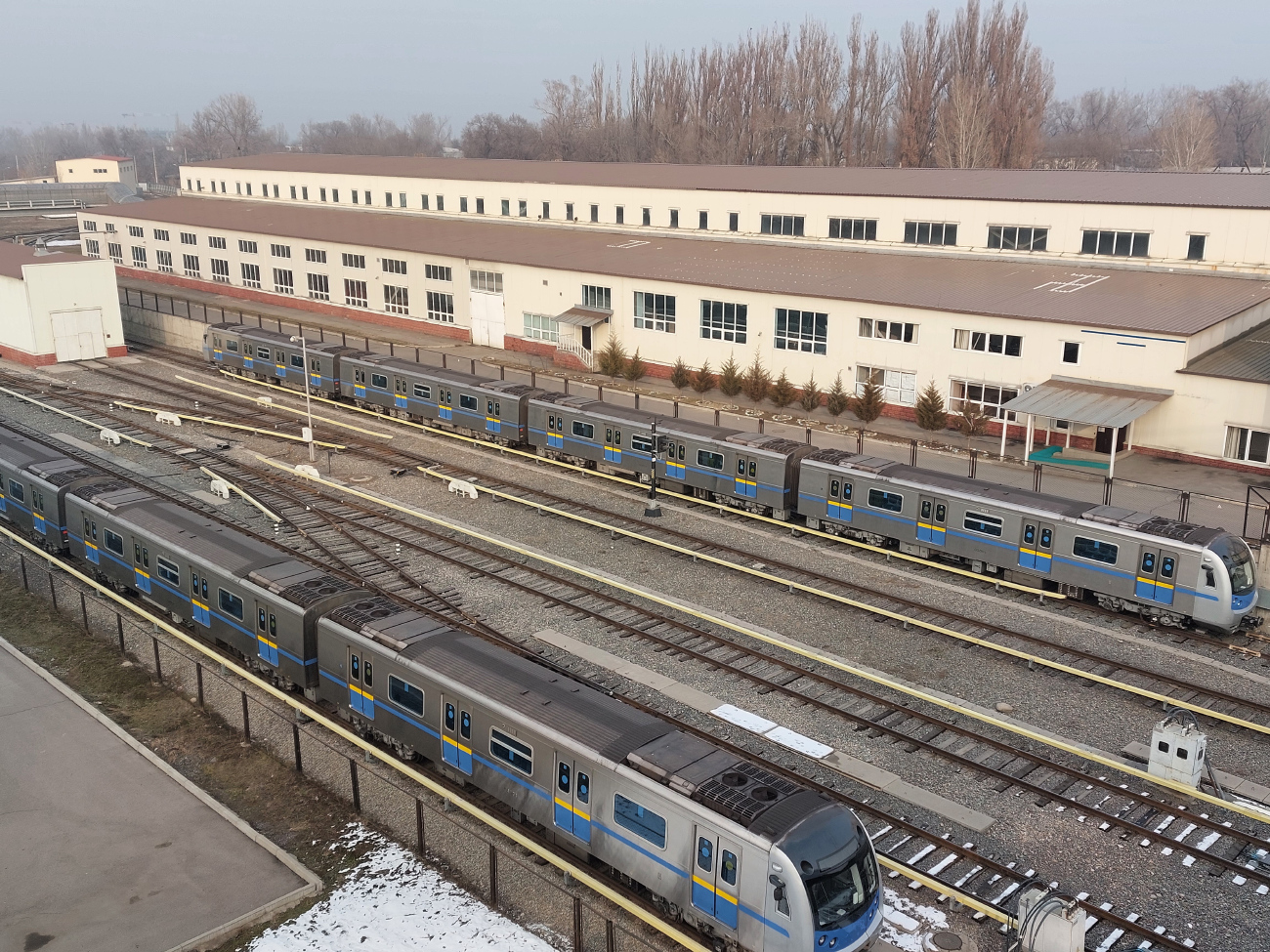 Almati — Depo Raimbek; Almati — Train Hyundai Rotem @ Unidentified wagons
