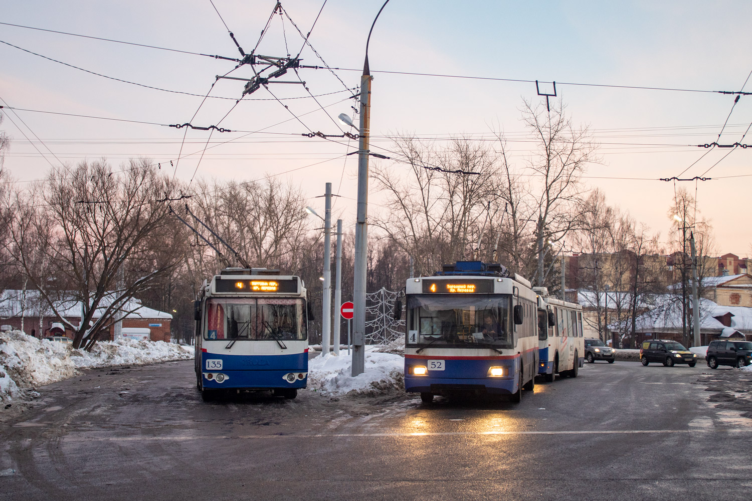 Yaroslavl, ZiU-682G-016.02 nr. 135; Yaroslavl, Trolza-5275.03 “Optima” nr. 52