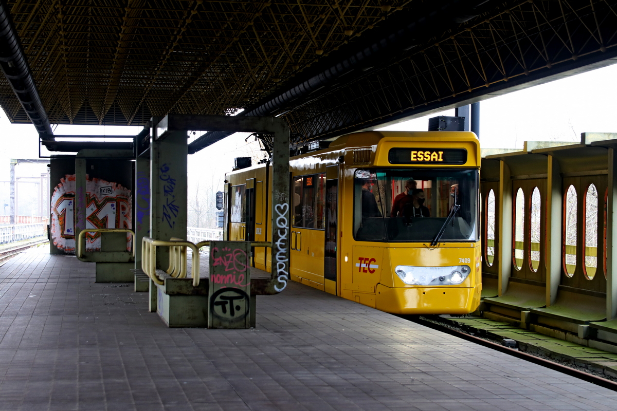 Charleroi — Excursion with the renovated 7409 and the original 7414 to and along the unused metro (20/02/2022); Charleroi — Stations and Infrastructure (Unused)
