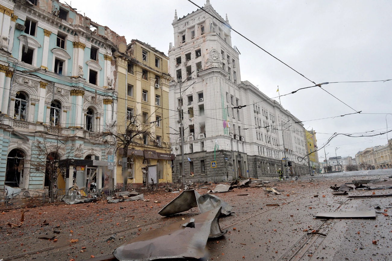 Как живет харьков сегодня. Харьков после обстрела 2022. Мариуполь после войны 2022. Харьков руины.