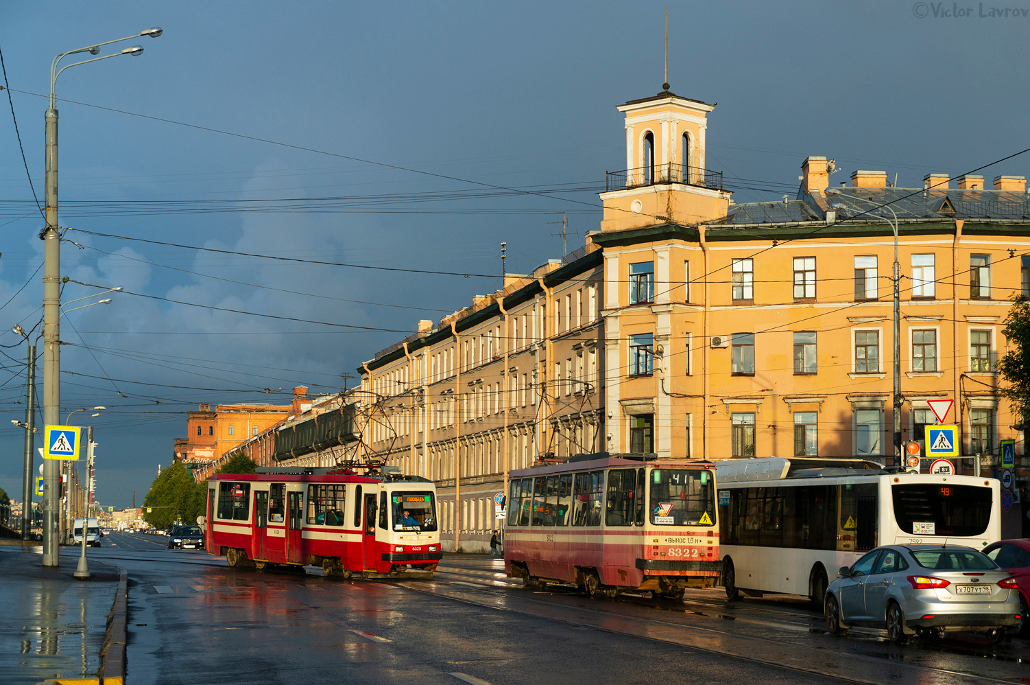 Санкт-Петербург, 71-134К (ЛМ-99К) № 8325; Санкт-Петербург, 71-134К (ЛМ-99К) № 8322