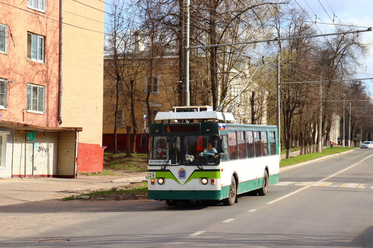 24 апреля иваново. ЗИУ-682 кр Иваново. Подольский троллейбус. Подольский троллейбус 28. Подольский троллейбус 46.