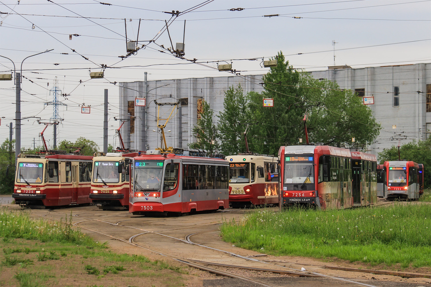 Санкт-Петербург, 71-623-02 № 7503; Санкт-Петербург, ЛМ-68М3 № 7256