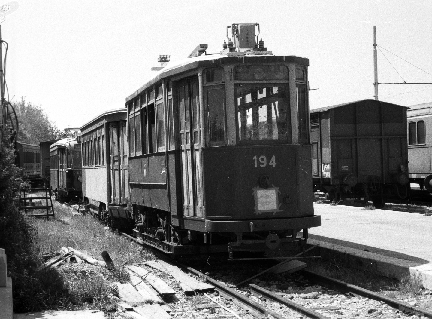 Trieste, SNOS 2-axle motor car № 194; Trieste — Old photos