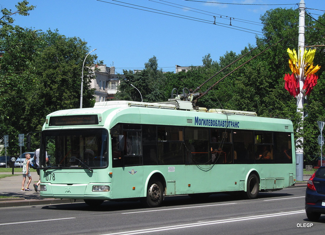 Троллейбус 40 изменение. БКМ 32102. Витов БКМ троллейбусы. Троллейбус 2. Троллейбус Могилев.