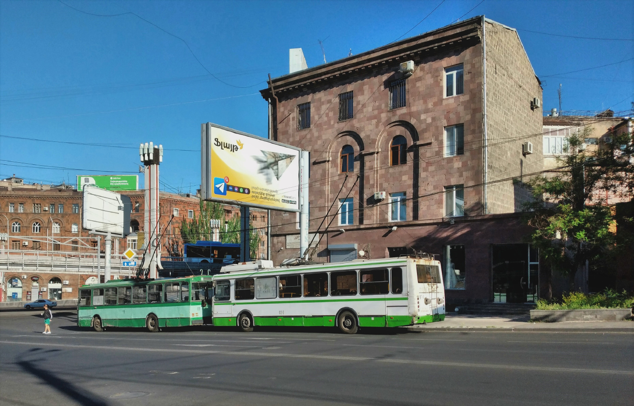 Ереван троллейбус. Ереван троллейбус Skoda 14. Ереван троллейбус ЛИАЗ. Ереванский трамвай.