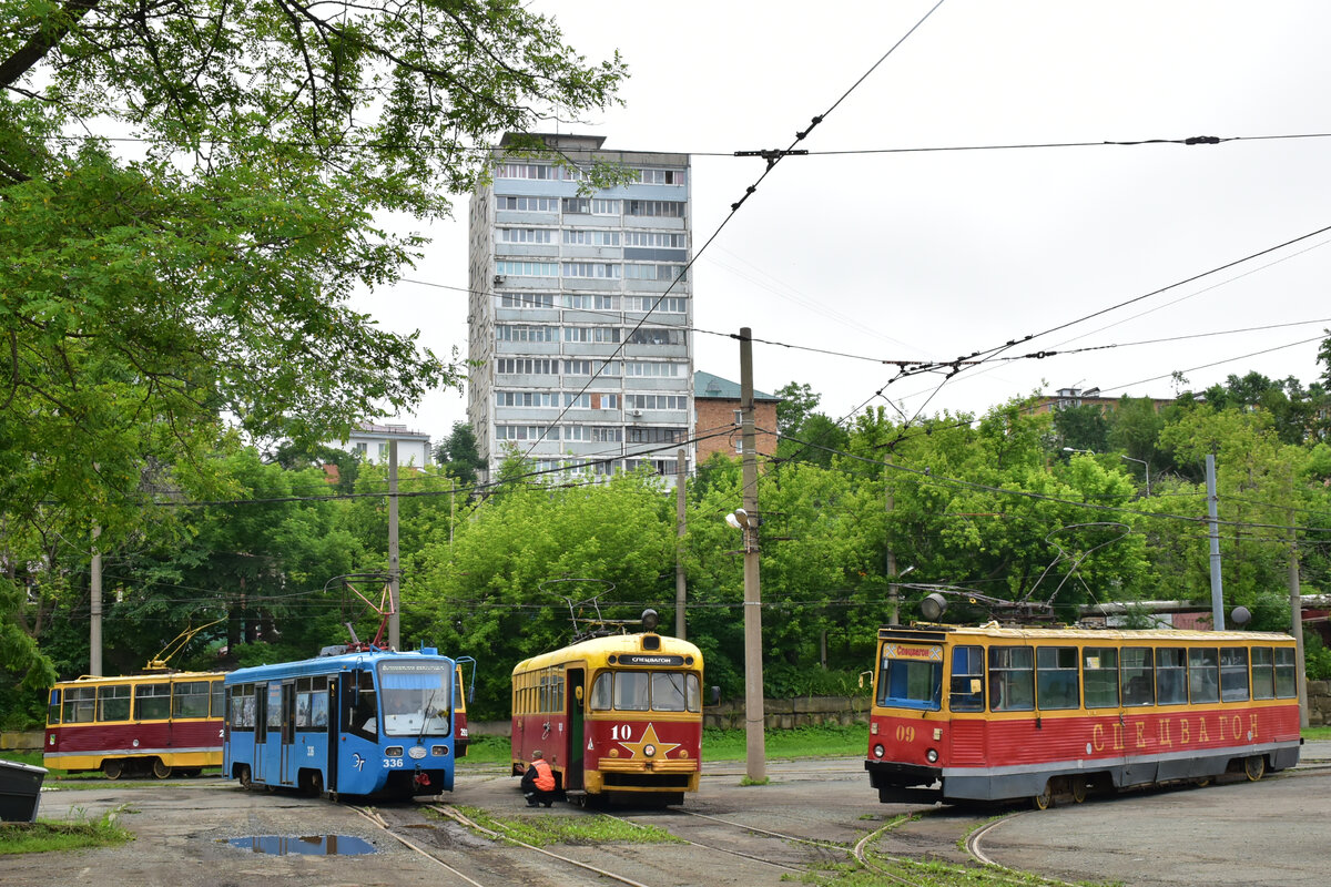 Владивосток, 71-619К № 336; Владивосток, РВЗ-6М2 № 10; Владивосток, 71-605А № 09