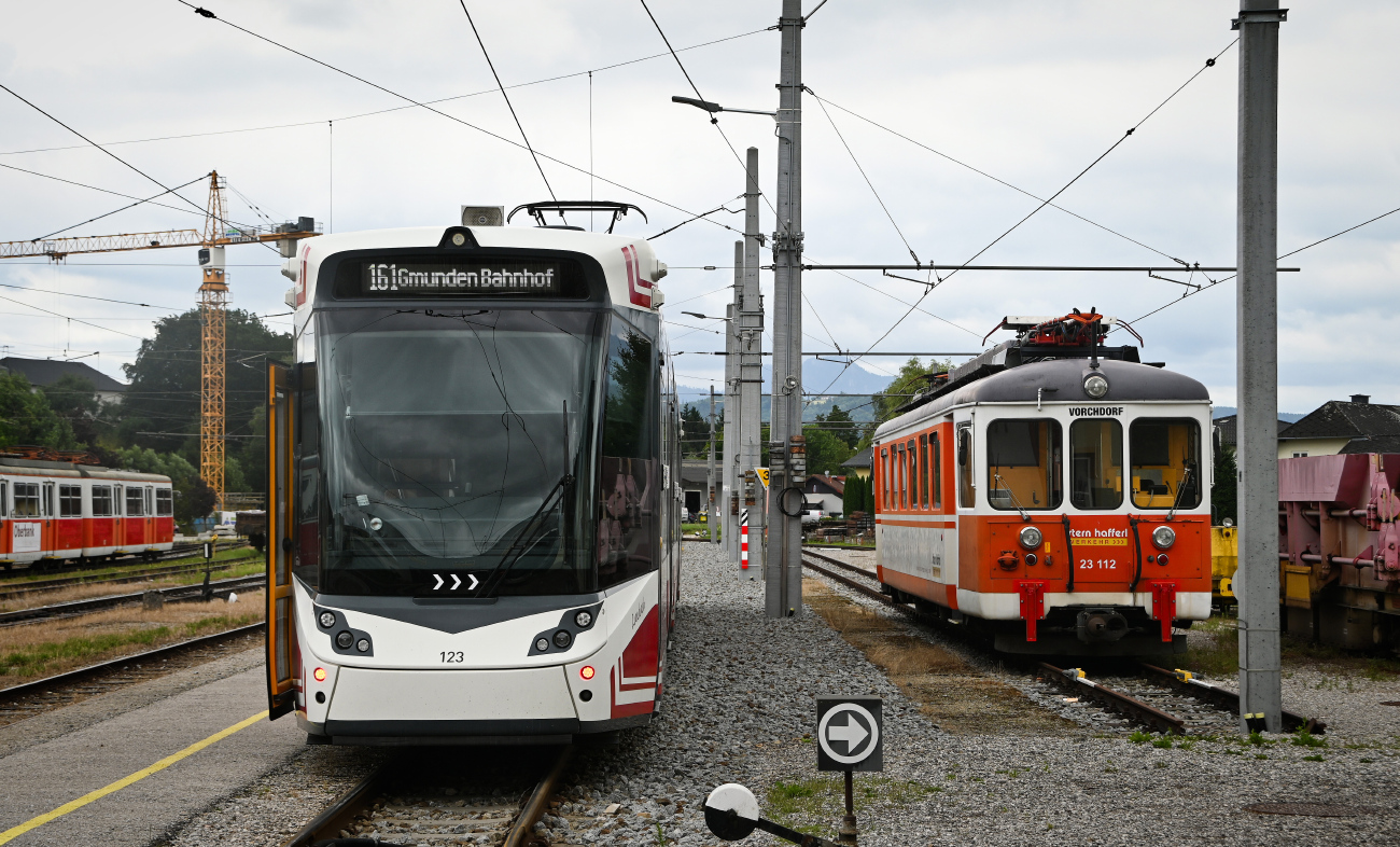 Гмунден - Форхдорф - Ламбах, Vossloh Tramlink V3 № 123; Гмунден - Форхдорф - Ламбах, SWS/BBC Be 4/4 № 23112