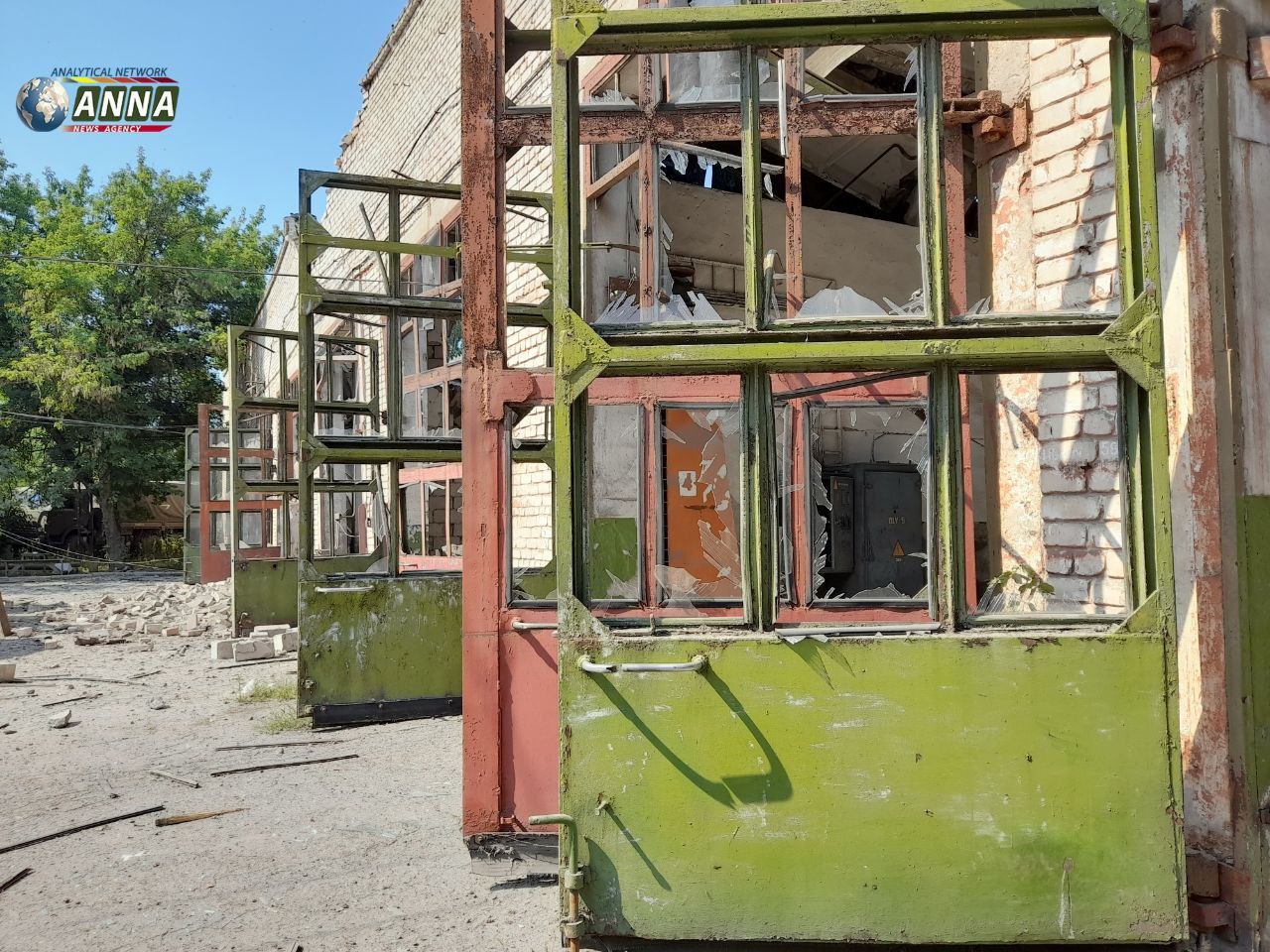 Алчевск — Последствия ракетного обстрела троллейбусного депо 16.07.2022