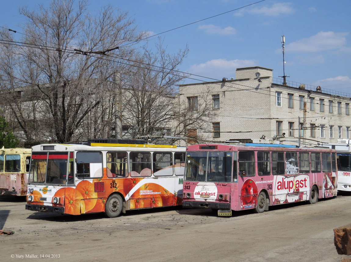 Луганск, Škoda 14Tr08/6 № 242; Луганск, Škoda 14Tr11/6 № 243; Луганск — Троллейбусное депо №1
