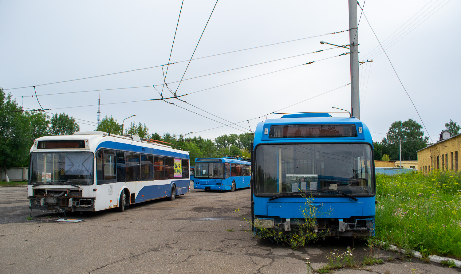 Кемерово, БКМ 321 № (9811); Кемерово, БКМ 321 № (9808)