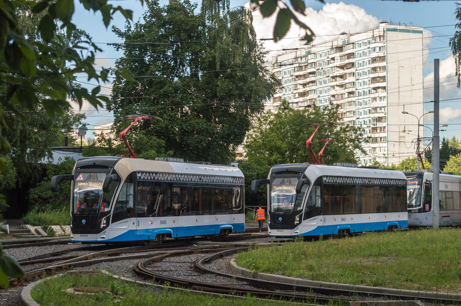 Москва, 71-911ЕМ «Львёнок» № 30605; Москва, 71-911ЕМ «Львёнок» № 30613