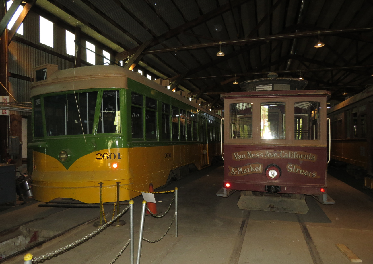 Перрис, St. Louis LARy Type M № 2601; Перрис, Cable car № 43