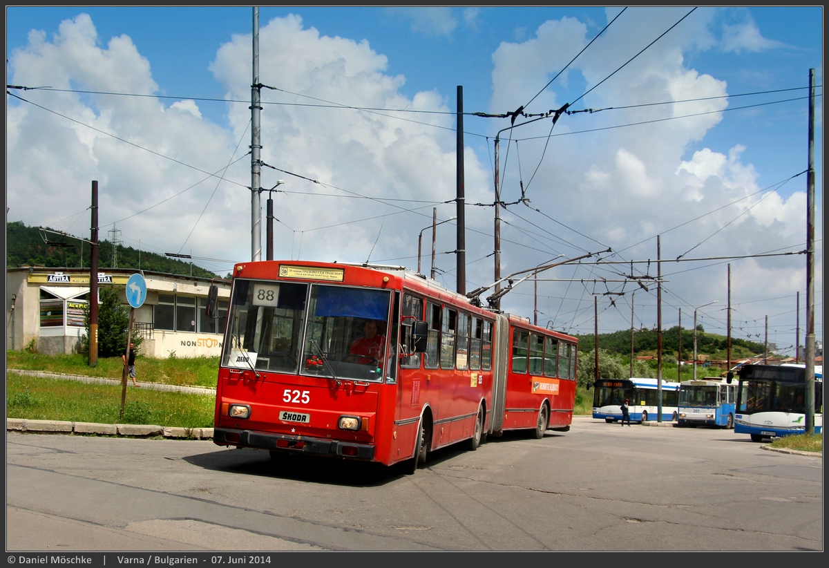 Варна, Škoda 15Tr02/6 № 525