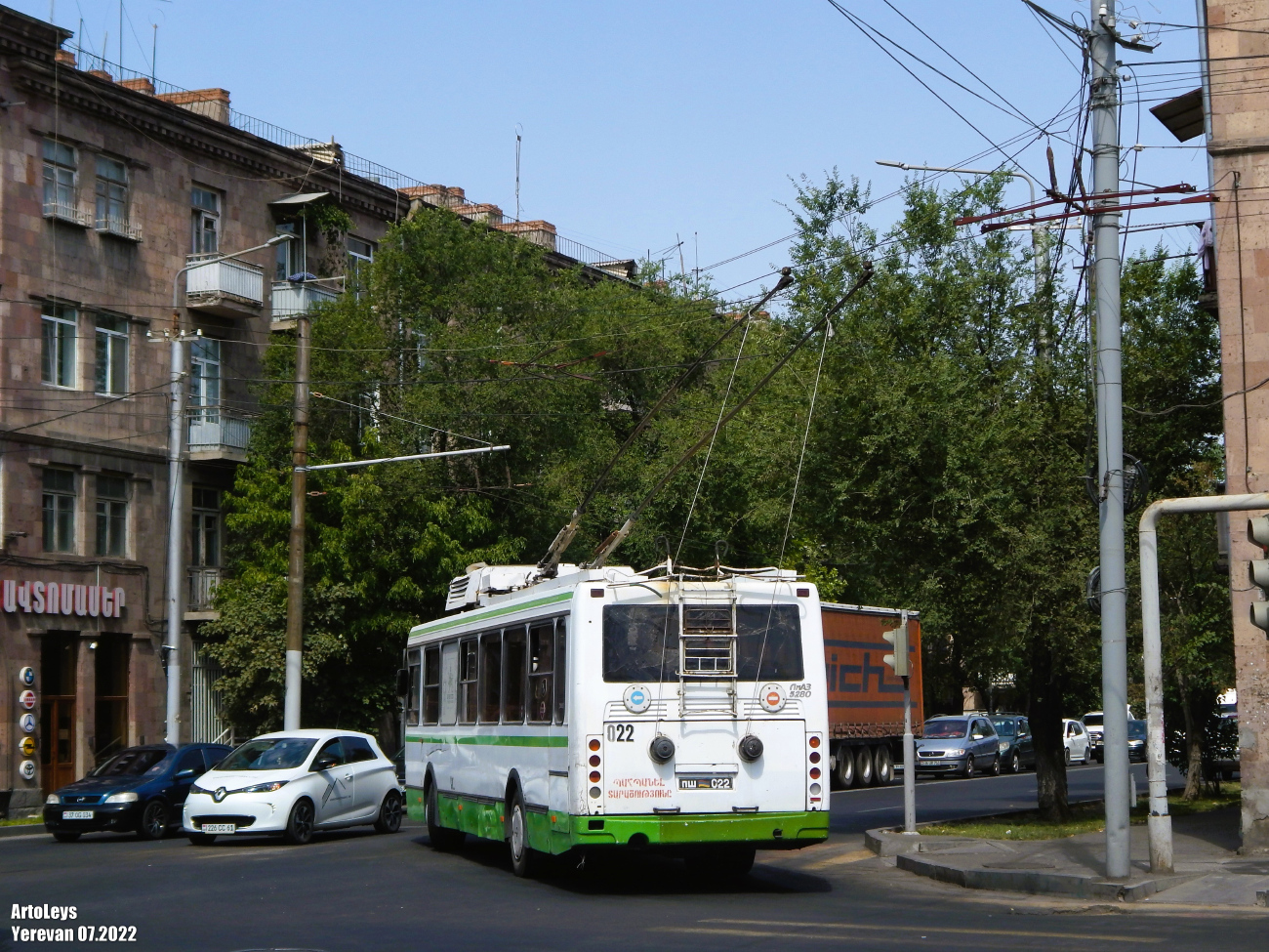 Ереван, ЛиАЗ-5280 № 022