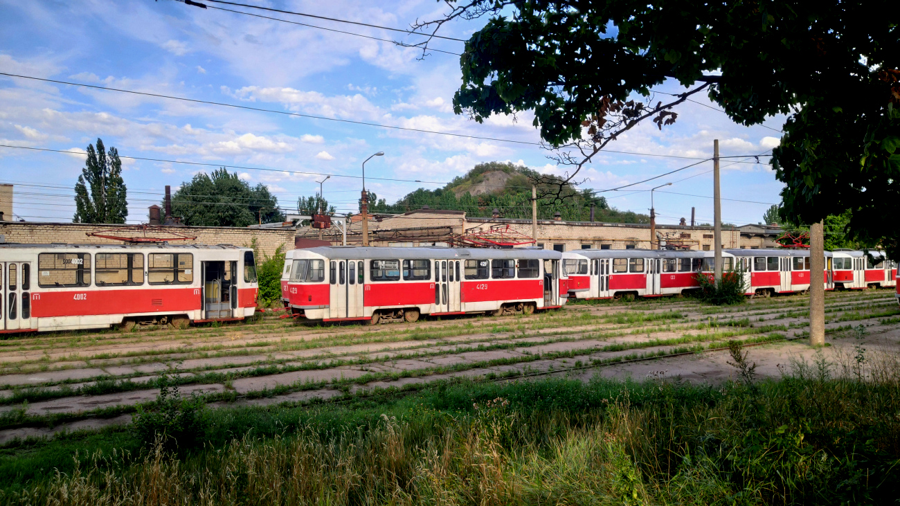 Donieck, Tatra-Yug T6B5 Nr 4002; Donieck, Tatra T3SU Nr 4129