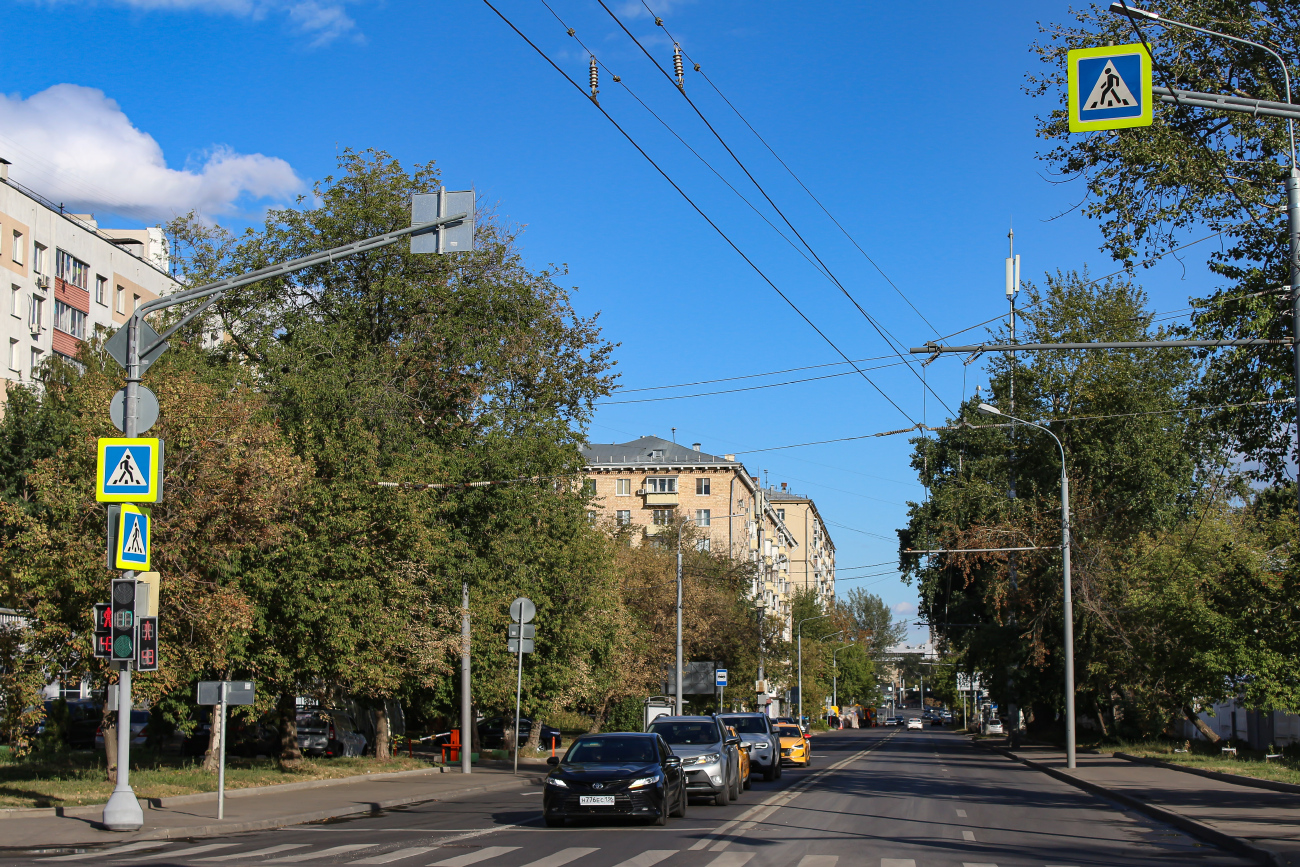 Maskva — Construction and repairs; Maskva — Electric power service — Miscellaneous photos; Maskva — Trolleybus lines: Eastern Administrative District