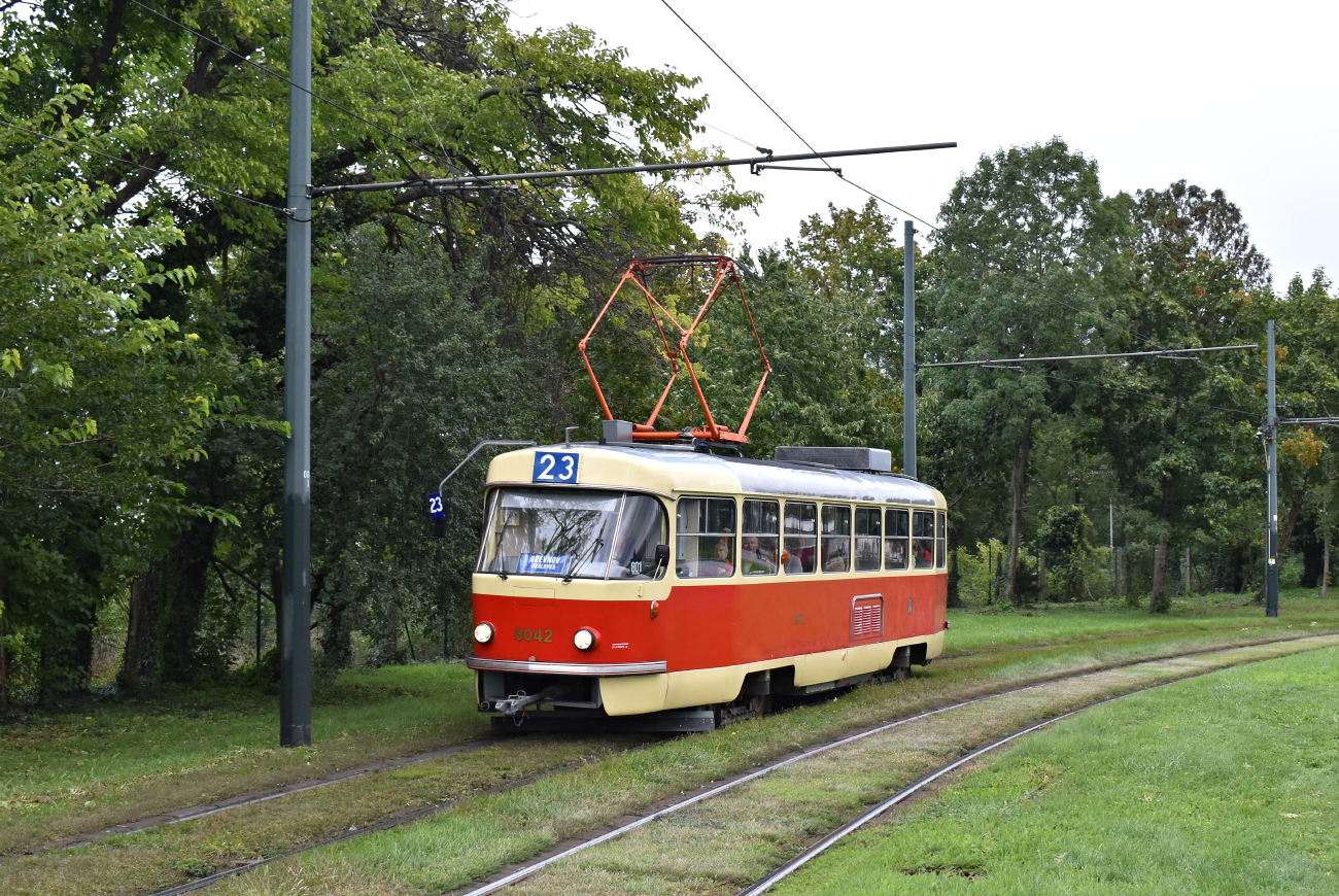 Прага, Tatra T3M № 8042