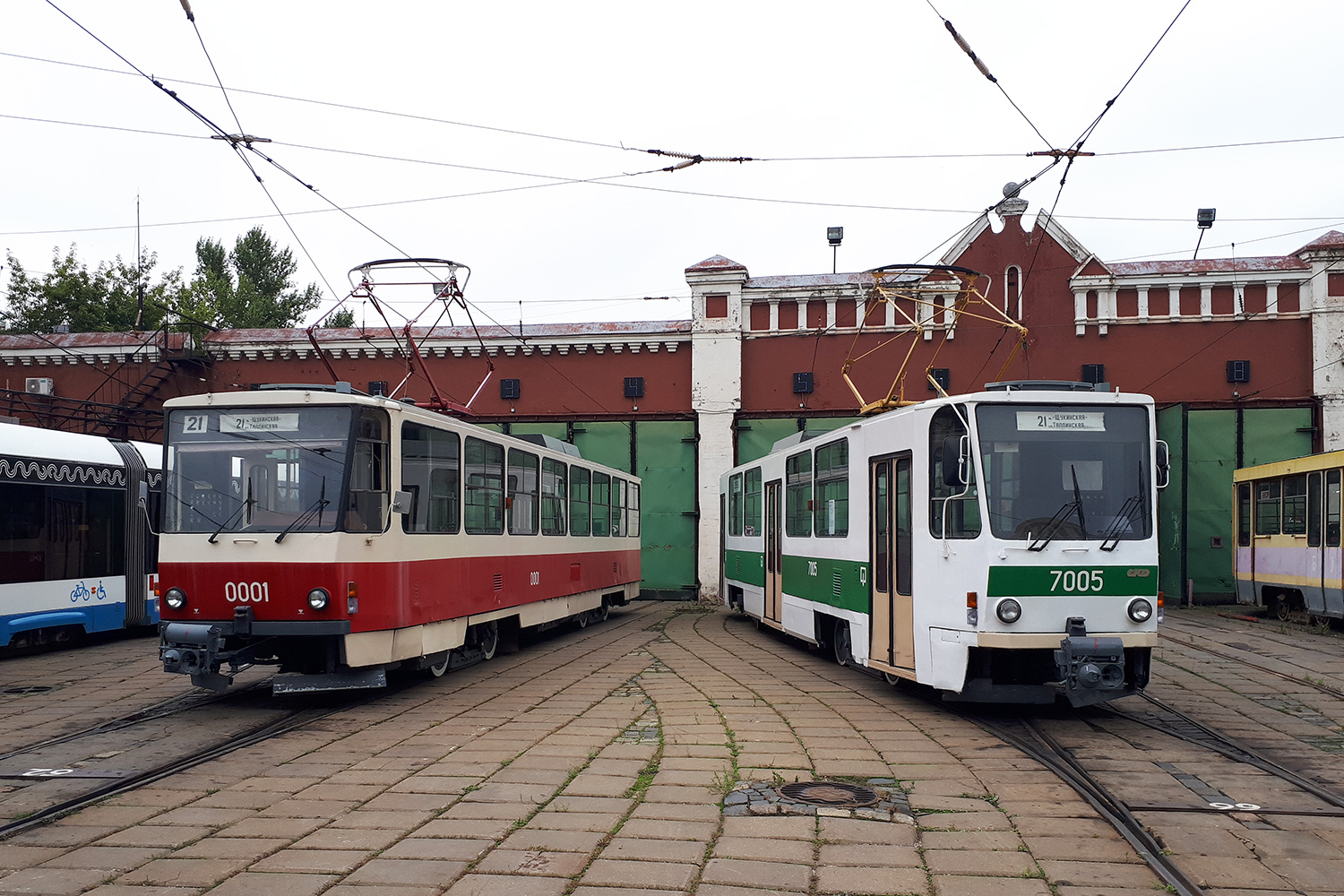 Москва, Tatra T6B5SU № 0001; Москва, Tatra T7B5 № 7005